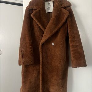 Aritzia Babaton Teddy Coat size 1 (small-medium)